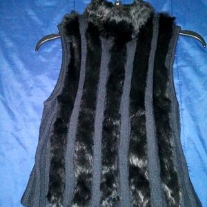 Sisters Sweater Vest with real Fur on the front and collar